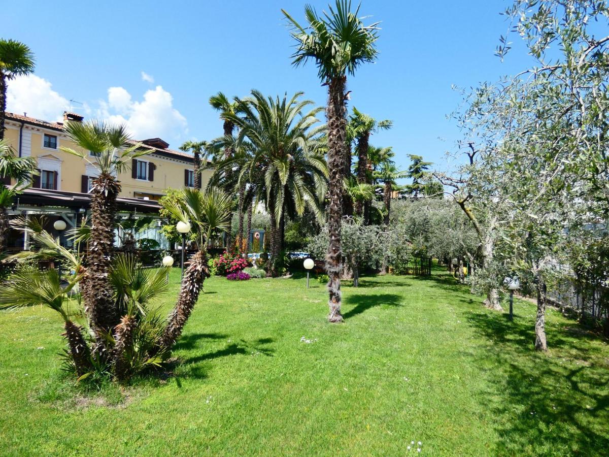 Residence Villa degli Aranci Riva del Garda Esterno foto