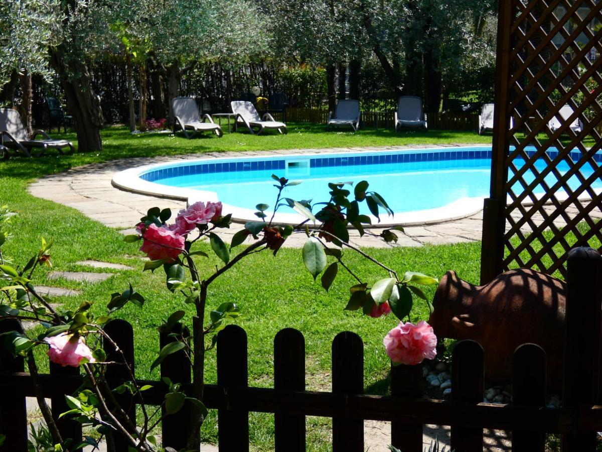 Residence Villa degli Aranci Riva del Garda Esterno foto